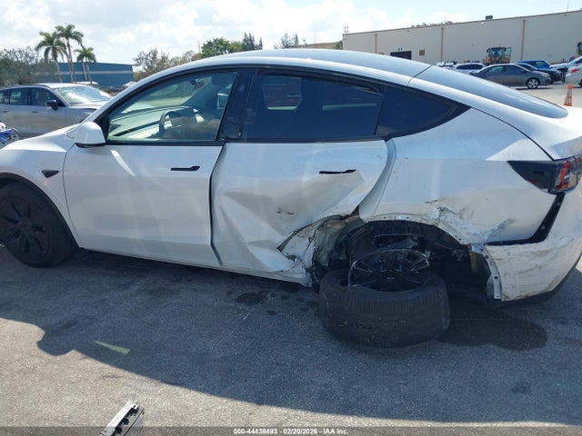 2024 TESLA MODEL Y 7SAYGDED5RA326621 Photo 5