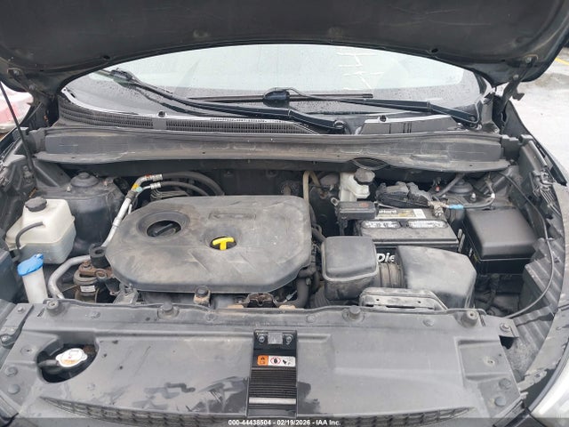KM8JT3AF0FU106168 Hyundai TUCSON GLS