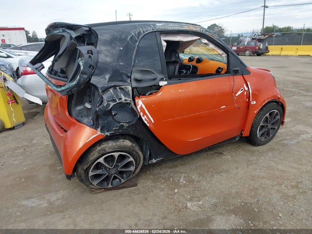 Smart Fortwo Passion 2017 WMEFJ5DA9HK172732 Image 4