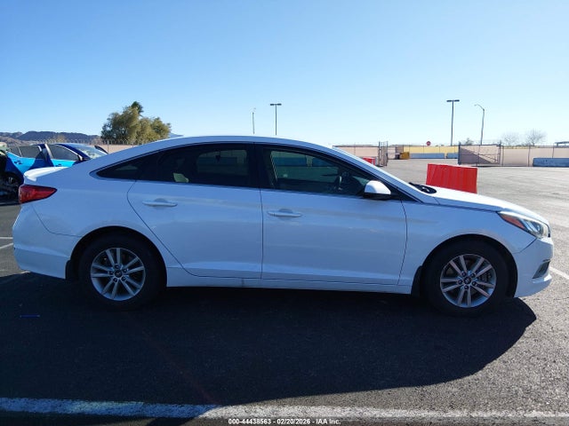 Hyundai SONATA SE 2016 5NPE24AF5GH347380 Image 13
