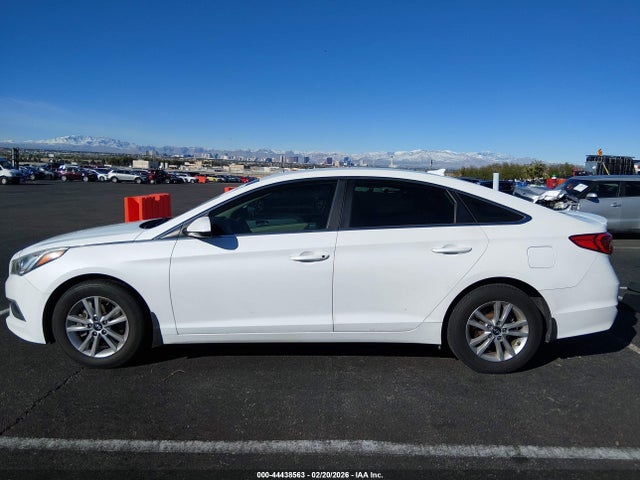 Hyundai SONATA SE 2016 5NPE24AF5GH347380 Image 14