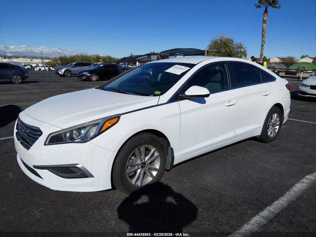 Hyundai SONATA SE 2016 5NPE24AF5GH347380 Image 2