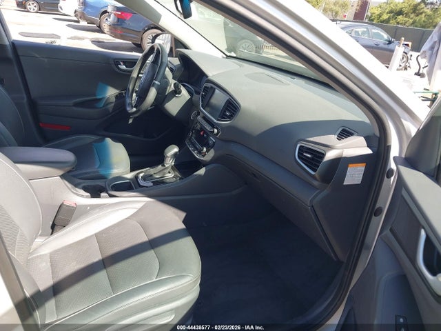 2019 HYUNDAI IONIQ PLUG-IN HYBRID KMHC75LD3KU160000 Photo 4