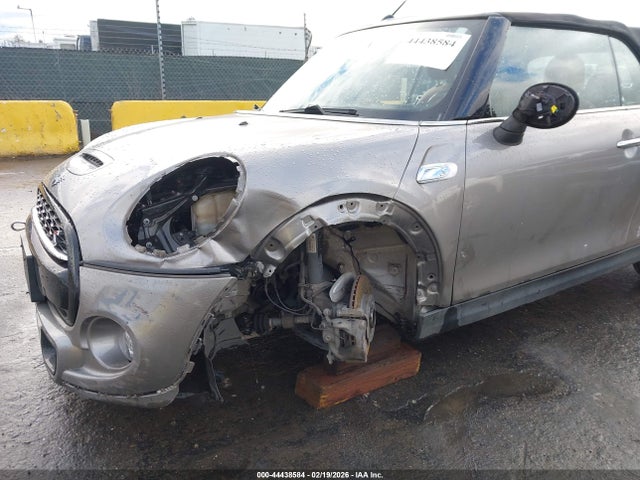 2019 MINI CONVERTIBLE WMWWG9C51K3J30868 Photo 5