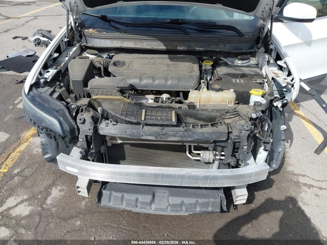 1C4PJLCB1KD340649 Jeep Cherokee Latitude Fwd