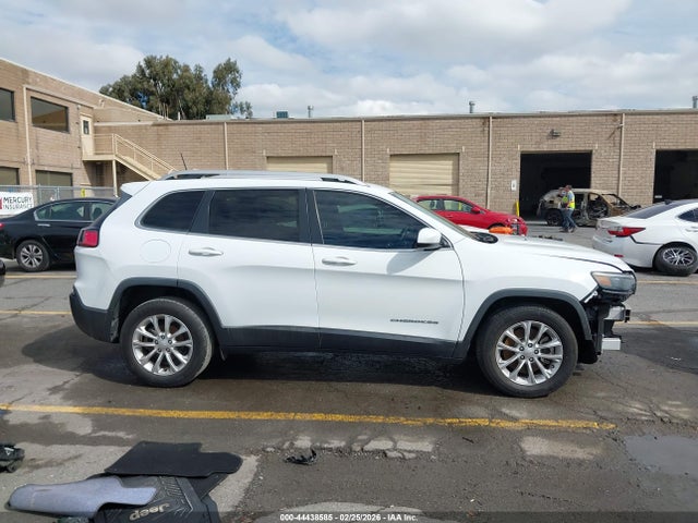 1C4PJLCB1KD340649 Jeep Cherokee Latitude Fwd
