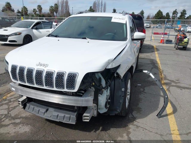 1C4PJLCB1KD340649 Jeep Cherokee Latitude Fwd