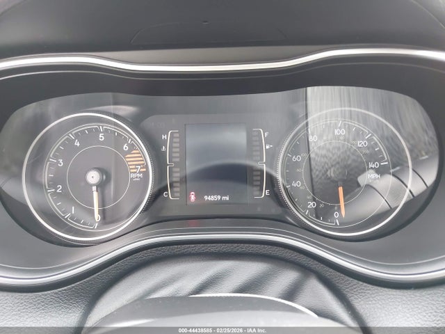 1C4PJLCB1KD340649 Jeep Cherokee Latitude Fwd