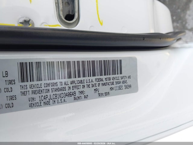 1C4PJLCB1KD340649 Jeep Cherokee Latitude Fwd