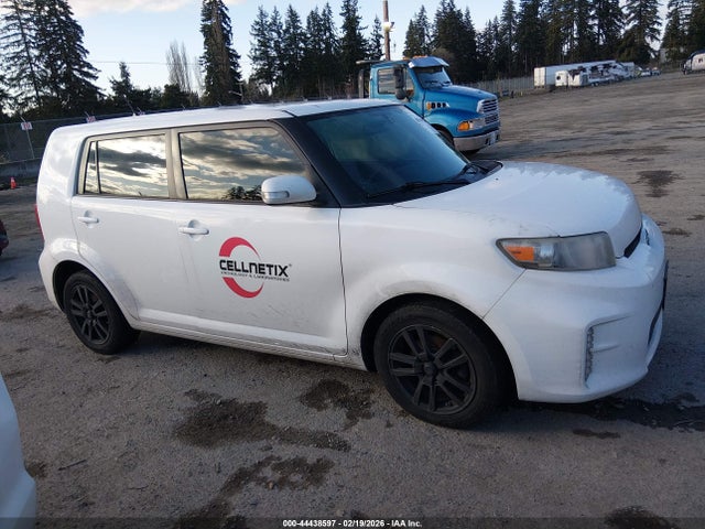 JTLZE4FEXFJ077081 Scion XB