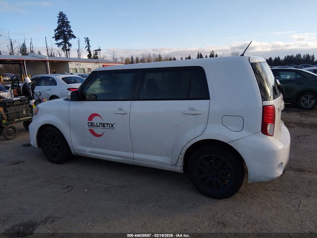 JTLZE4FEXFJ077081 Scion XB