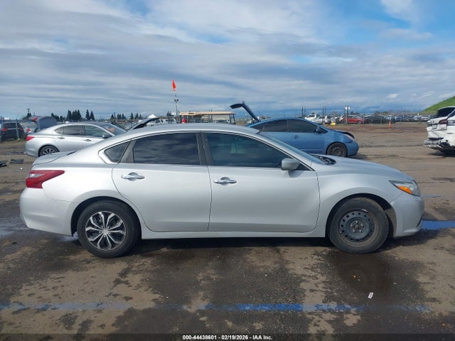 Nissan Altima 2.5 S 2018 1N4AL3AP2JC184663 Image 13