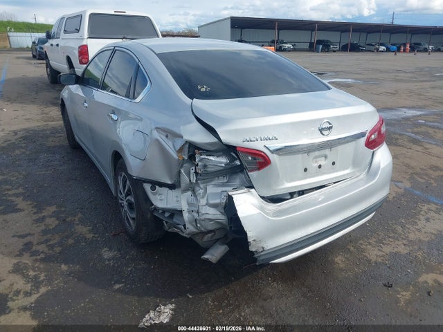 2018 NISSAN ALTIMA 1N4AL3AP2JC184663 Photo 2