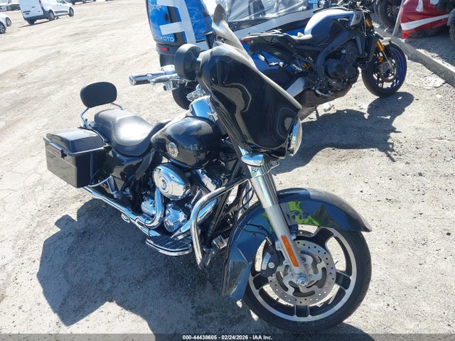 2013 HARLEY-DAVIDSON FLHX 1HD1KBM1XDB662738