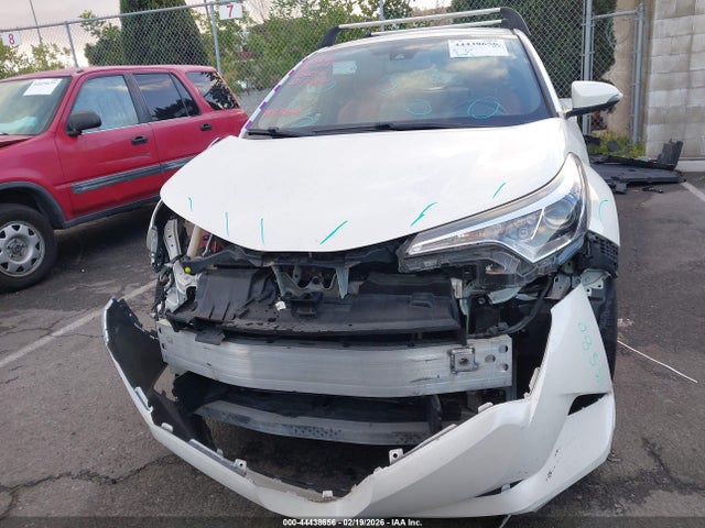 JTNKHMBX5K1034253 Toyota C-HR XLE