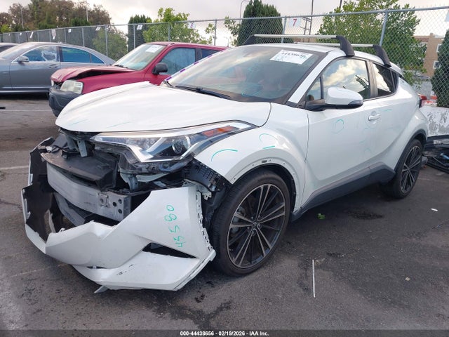 JTNKHMBX5K1034253 Toyota C-HR XLE