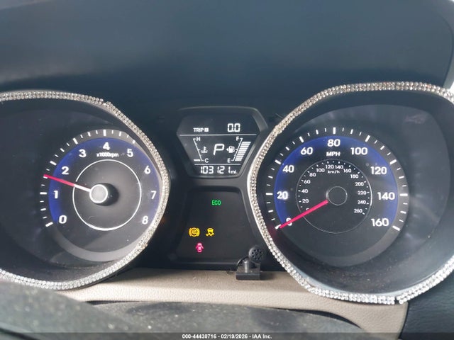 5NPDH4AE9FH567525 Hyundai ELANTRA SE