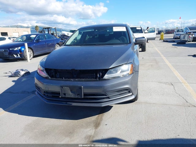 3VW2B7AJXJM252210 Volkswagen Jetta 1.4t S