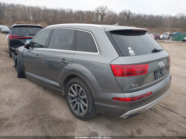 2017 AUDI Q7 WA1LAAF7XHD016340 Photo 2