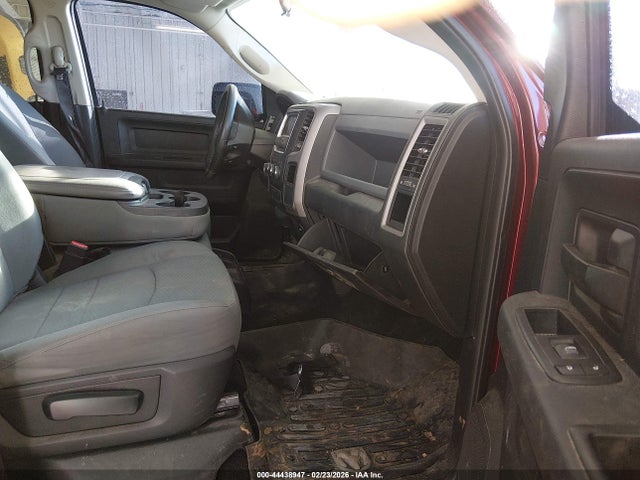 44438947 :رقم المزاد ، 3C6RR7KT2HG580167 vin ، 2017 Ram 1500 Express  4x4 5'7 Box مزاد بيع
