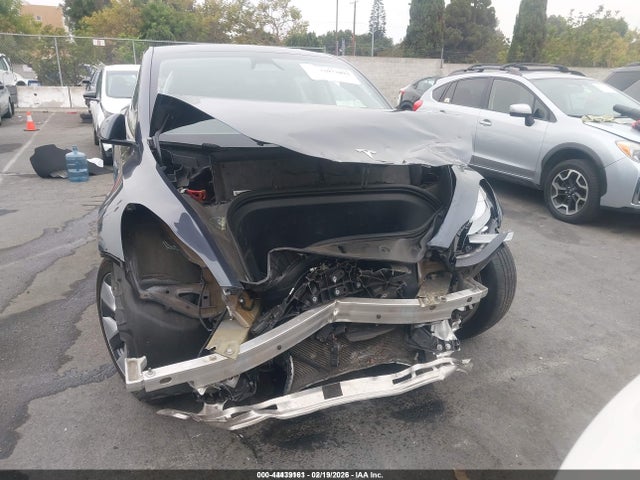 2023 Tesla Model Y Awd/long Range Dual Motor All-wheel Drive მანქანა იყიდება აუქციონზე, vin: 7SAYGDEE8PF853318, აუქციონის ნომერი: 44439161