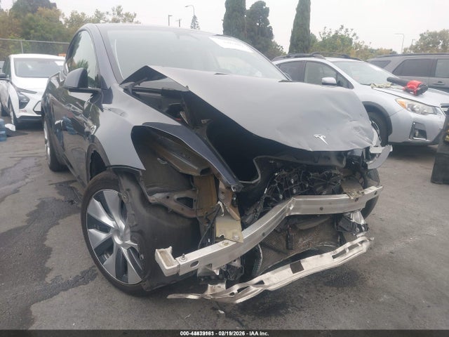 2023 Tesla Model Y Awd/long Range Dual Motor All-wheel Drive მანქანა იყიდება აუქციონზე, vin: 7SAYGDEE8PF853318, აუქციონის ნომერი: 44439161