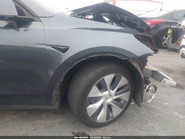 2023 Tesla Model Y Awd/long Range Dual Motor All-wheel Drive მანქანა იყიდება აუქციონზე, vin: 7SAYGDEE8PF853318, აუქციონის ნომერი: 44439161
