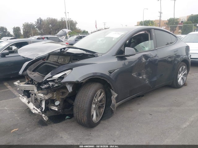 2023 Tesla Model Y Awd/long Range Dual Motor All-wheel Drive მანქანა იყიდება აუქციონზე, vin: 7SAYGDEE8PF853318, აუქციონის ნომერი: 44439161