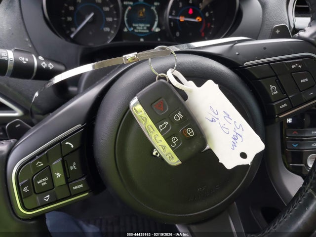 2017 JAGUAR F-PACE SADCJ2BV8HA058804 Photo 10