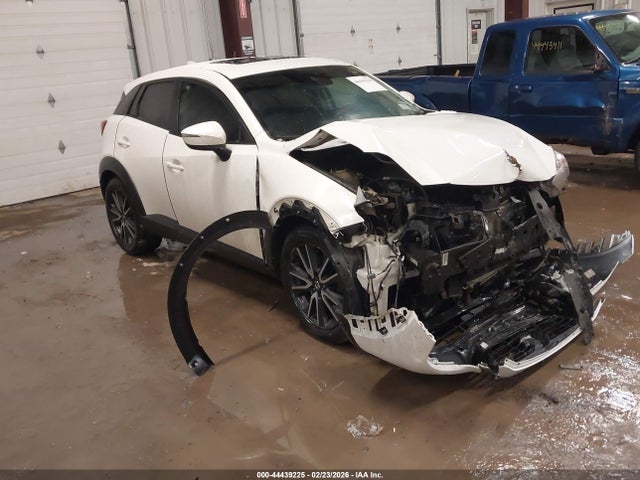 2018 MAZDA CX-3 JM1DKFC74J0301296