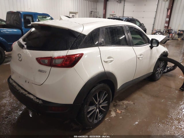 2018 MAZDA CX-3 JM1DKFC74J0301296 Photo 3