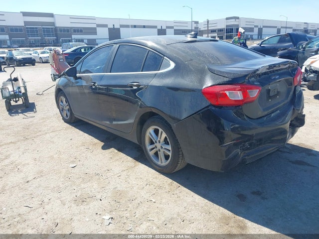2017 CHEVROLET CRUZE 1G1BE5SM7H7266537 Photo 2