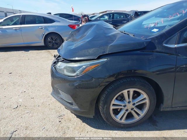 2017 CHEVROLET CRUZE 1G1BE5SM7H7266537 Photo 5