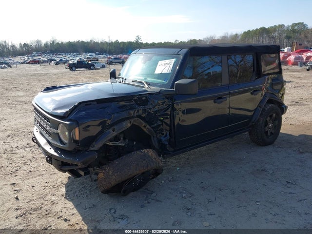 Ford Bronco Black Diamond 2021 1FMEE5BH4MLB08306 Image 2