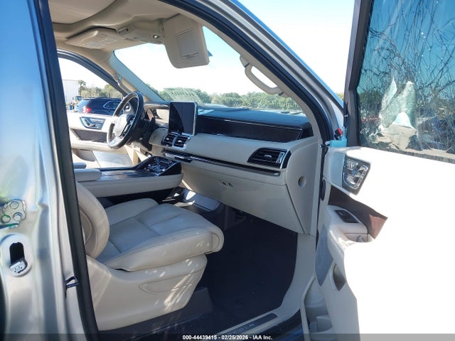 2021 LINCOLN NAVIGATOR 5LMJJ3KT7MEL18239 Photo 4