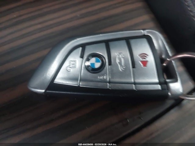 WBAJE7C3XHG887921 BMW 540i Xdrive