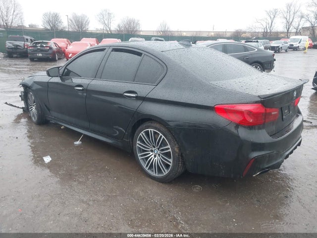WBAJE7C3XHG887921 BMW 540i Xdrive