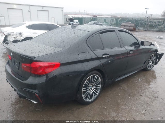 WBAJE7C3XHG887921 BMW 540i Xdrive