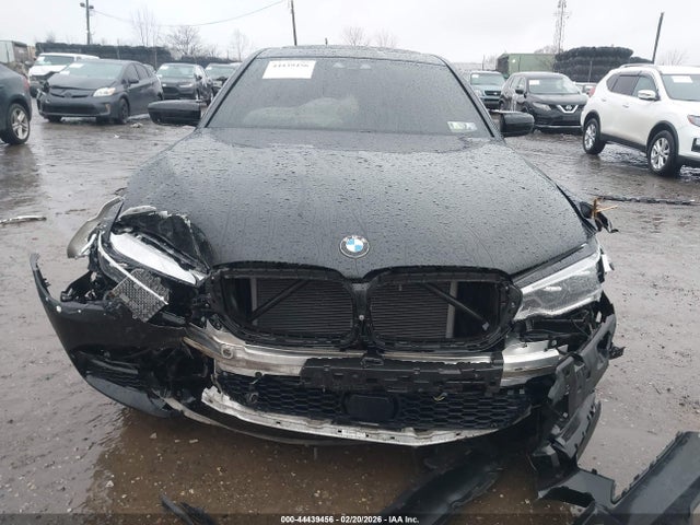 WBAJE7C3XHG887921 BMW 540i Xdrive