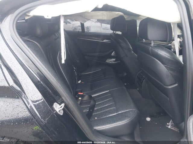 WBAJE7C3XHG887921 BMW 540i Xdrive