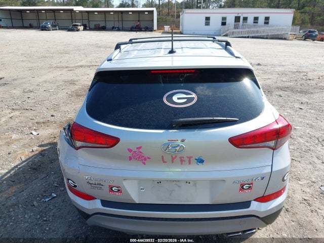 2017 Hyundai Tucson Sport მანქანა იყიდება აუქციონზე, vin: KM8J33A26HU585972, აუქციონის ნომერი: 44439532