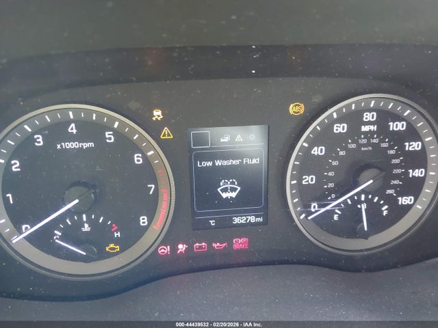 2017 Hyundai Tucson Sport მანქანა იყიდება აუქციონზე, vin: KM8J33A26HU585972, აუქციონის ნომერი: 44439532