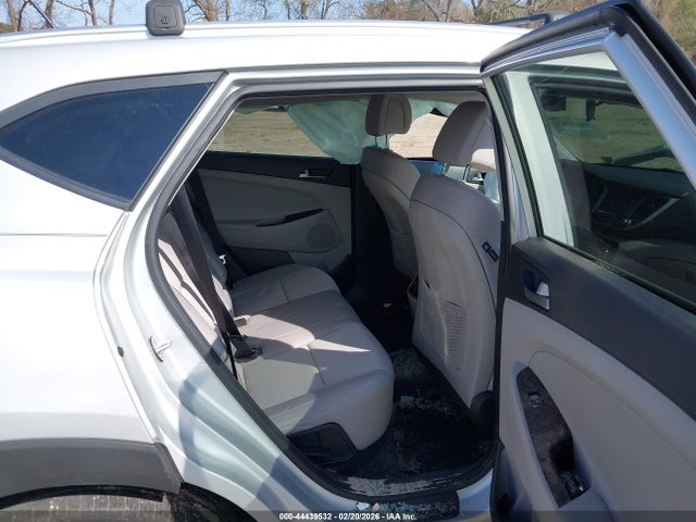 2017 Hyundai Tucson Sport მანქანა იყიდება აუქციონზე, vin: KM8J33A26HU585972, აუქციონის ნომერი: 44439532