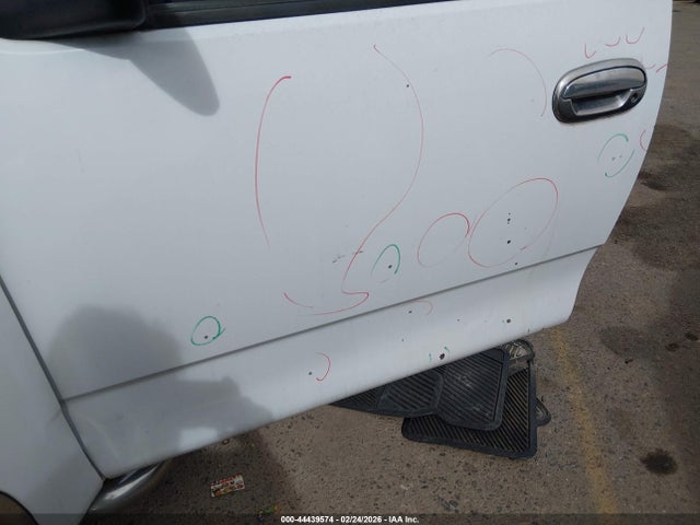 2002 Ford F-150 Lariat/xl/xlt მანქანა იყიდება აუქციონზე, vin: 1FTRX17W12NA11856, აუქციონის ნომერი: 44439574