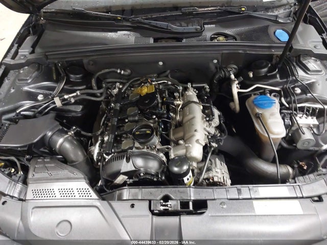 2015 Audi A4 2.0t Premium მანქანა იყიდება აუქციონზე, vin: WAUFFAFL3FN020879, აუქციონის ნომერი: 44439633