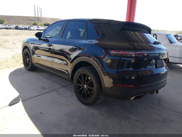 2019 PORSCHE CAYENNE WP1AA2AY3KDA16351 Photo 2