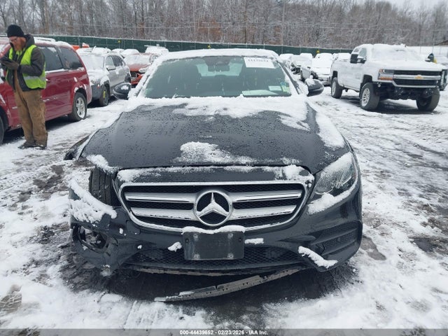 44439652 :رقم المزاد ، WDDZF4KB7JA392889 vin ، 2018 Mercedes-benz E 300 4matic مزاد بيع