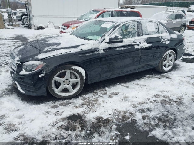 44439652 :رقم المزاد ، WDDZF4KB7JA392889 vin ، 2018 Mercedes-benz E 300 4matic مزاد بيع