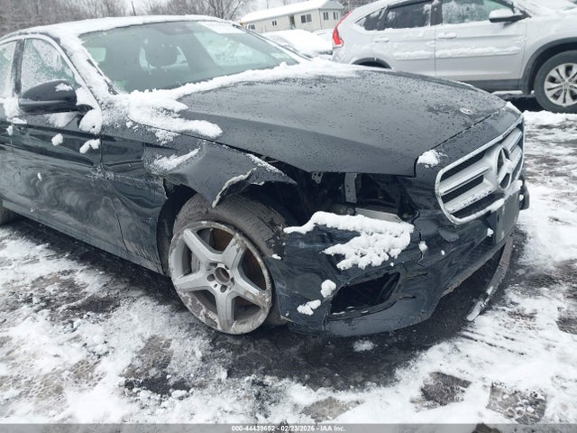 44439652 :رقم المزاد ، WDDZF4KB7JA392889 vin ، 2018 Mercedes-benz E 300 4matic مزاد بيع