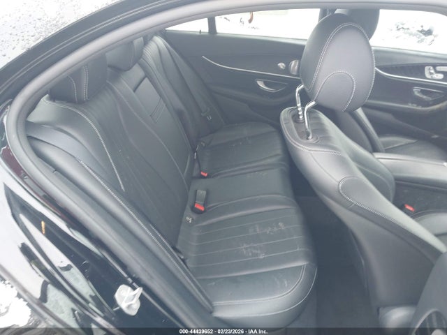 44439652 :رقم المزاد ، WDDZF4KB7JA392889 vin ، 2018 Mercedes-benz E 300 4matic مزاد بيع